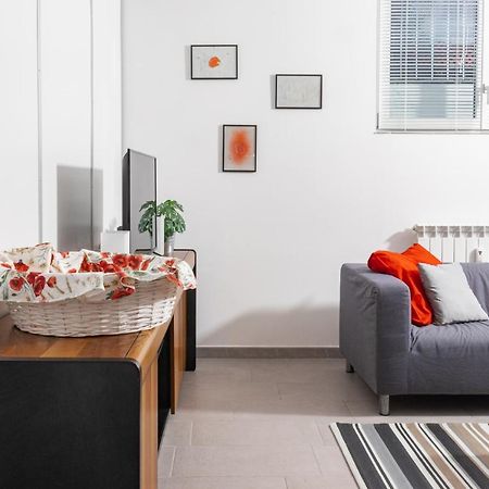 Staurenghi Red Apartment 瓦雷泽 外观 照片
